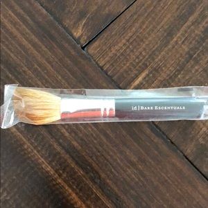 Bare escentuals angled blush brush